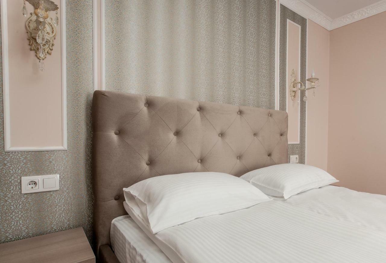 Mon Ami Hotel Ivano-Frankivsk Exterior photo