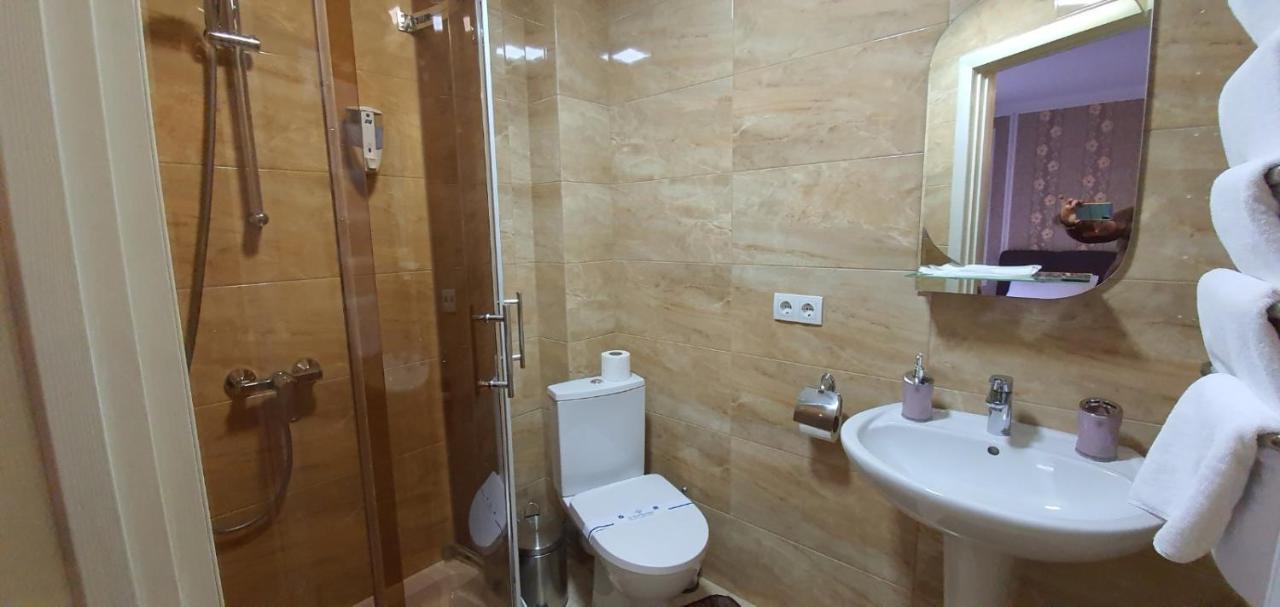Mon Ami Hotel Ivano-Frankivsk Exterior photo